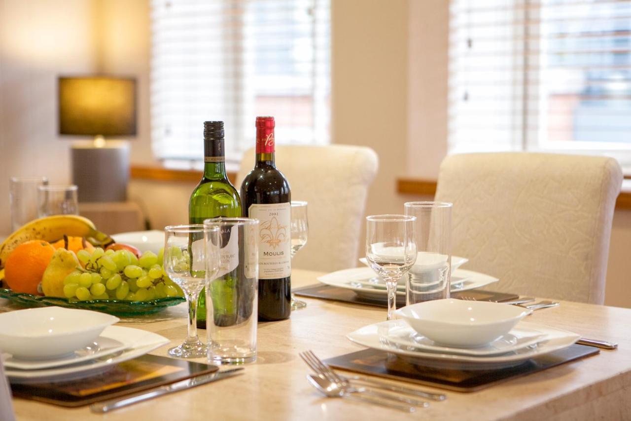 Bright Private Rooms - Peaceful Morden Location London Exterior photo