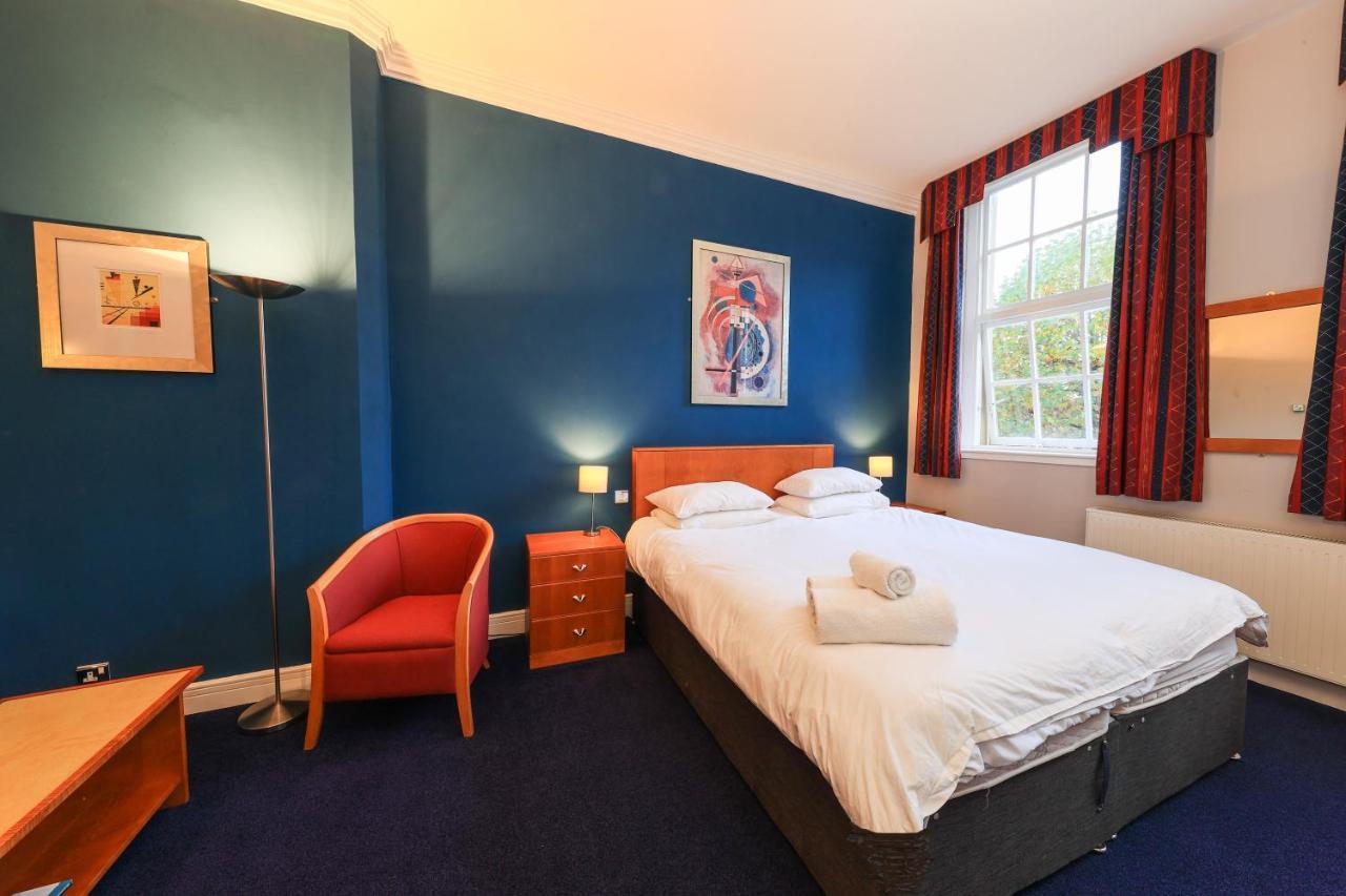 Bright Private Rooms - Peaceful Morden Location London Exterior photo