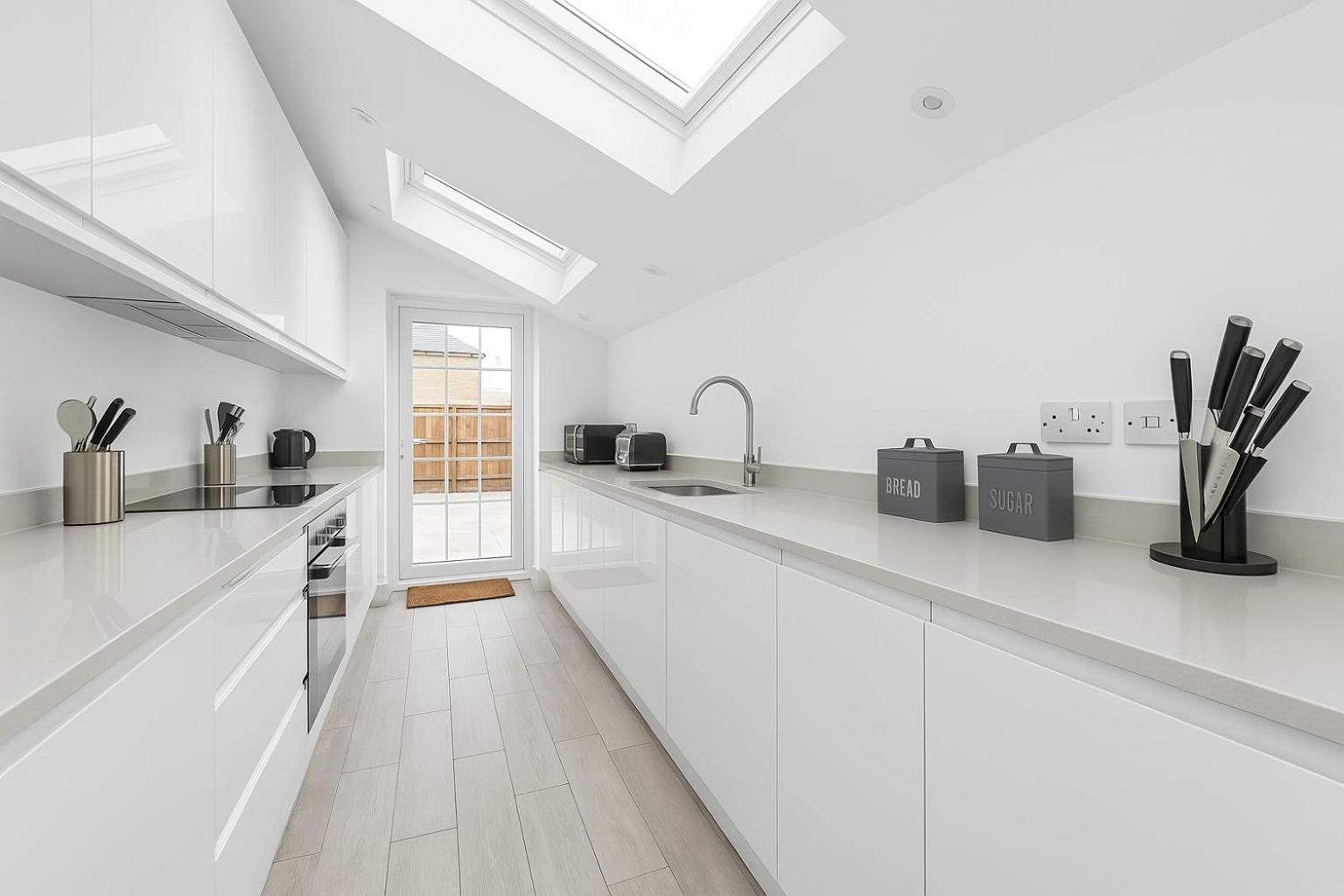 Bright Private Rooms - Peaceful Morden Location London Exterior photo