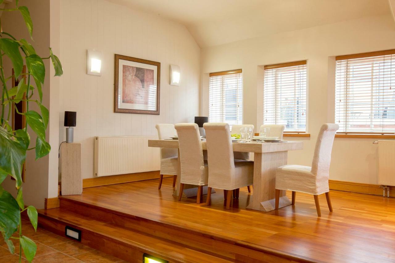 Bright Private Rooms - Peaceful Morden Location London Exterior photo